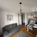 Leon Sa Privatnim Parkingom Apartamento