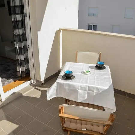 Leon Sa Privatnim Parkingom Zadar