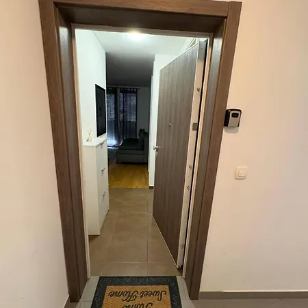 Slatki Leon Sa Private Parking Задар
