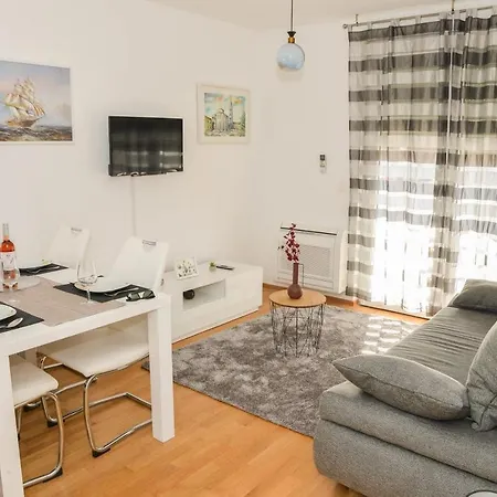 Apartman Leon Sa Privatnim Parkingom Zadar