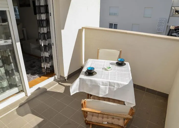 Leon Sa Privatnim Parkingom Zadar